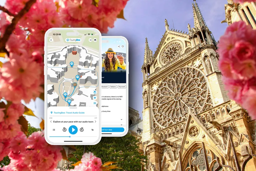 TouringBee app showing the Notre-Dame de Paris audio tour